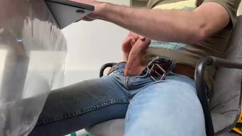 leukurrt online show from March 8, 11:33 am