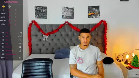 Snapshot of lewishamiltom chatting on December 21, 6:23 pm lewis online show from December 21, 6:23 pm