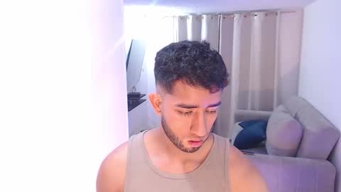 liam_bronw online show from January 8, 11:43 pm