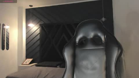 LIAM KLEIN online show from November 12, 11:27 am