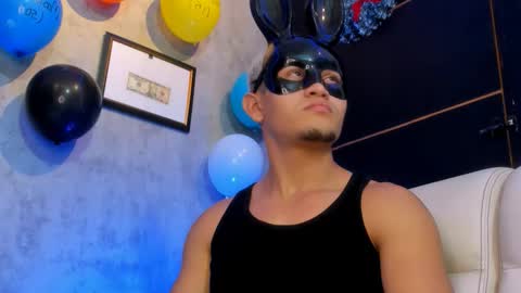 liam_knight online show from November 20, 3:39 am