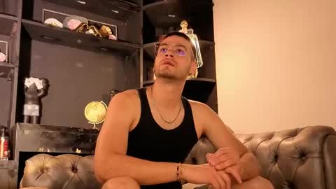 liamdeluca online show from May 27, 12:24 pm