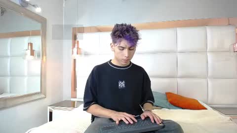 liaml_18_ online show from June 30, 9:16 pm
