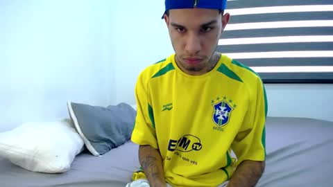 liamtravisxxl online show from August 9, 9:20 pm