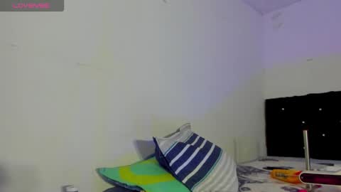    online show from November 17, 1:25 pm