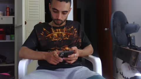 Snapshot of lian_mike203523 chatting on October 13, 11:22 pm lian_mike203523 online show from October 13, 11:22 pm