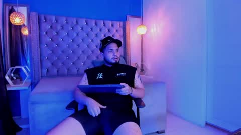 lianm_shanchez07 online show from July 7, 7:34 am
