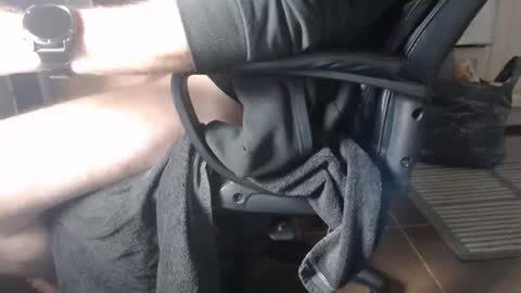 lickerxx46 online show from April 4, 5:32 pm