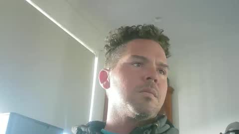 Snapshot of lickitwell29 chatting on October 2, 10:25 pm lickitwell29 online show from October 2, 10:25 pm