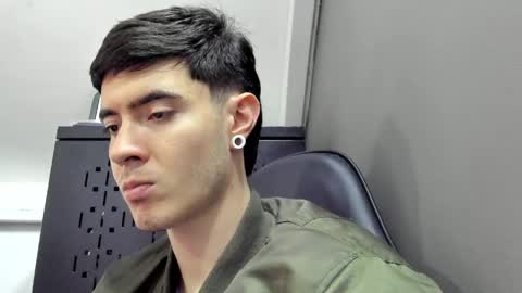 liio____ online show from May 17, 5:48 am