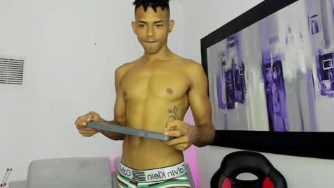 Lil KIng online show from April 15, 3:23 pm