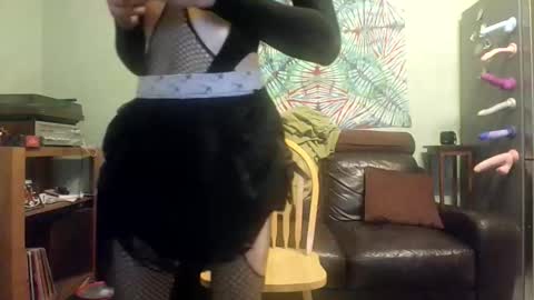 Snapshot of lilbicumslut chatting on October 17, 5:33 am J online show from October 17, 5:33 am