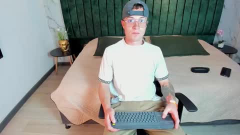 Lil James online show from February 8, 7:40 pm