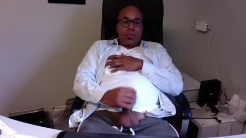 Snapshot of little_buddha chatting on October 17, 11:03 am Pure Black Power online show from October 17, 11:03 am