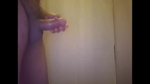 Snapshot of littleguyy888 chatting on October 6, 10:47 pm littleguyy888 online show from October 6, 10:47 pm