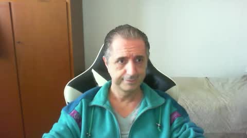 liuk53 online show from May 1, 1:03 pm