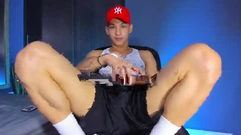 Luis Castro  online show from April 8, 1:09 pm