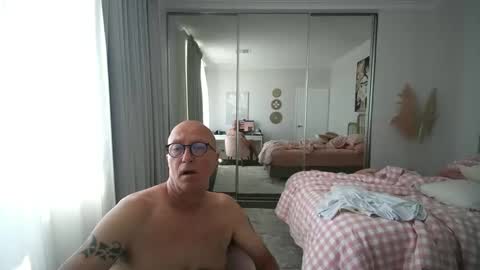 lizard33skinny online show from March 9, 6:06 am