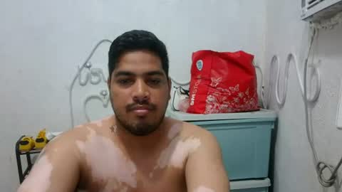 lizzy_955413 online show from June 25, 2:47 am