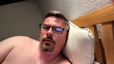 ln4u online show from May 24, 9:43 pm