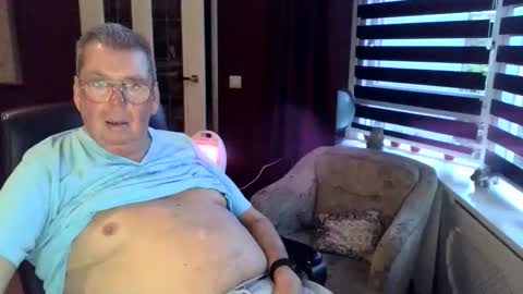 Snapshot of loebet chatting on November 1, 4:11 pm Loebet online show from November 1, 4:11 pm