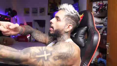 logan_hugh8 online show from March 17, 5:54 am