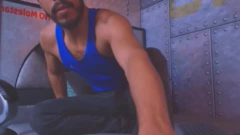 logan_mercer online show from December 16, 3:35 am