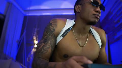 logan_varela online show from June 27, 12:22 pm