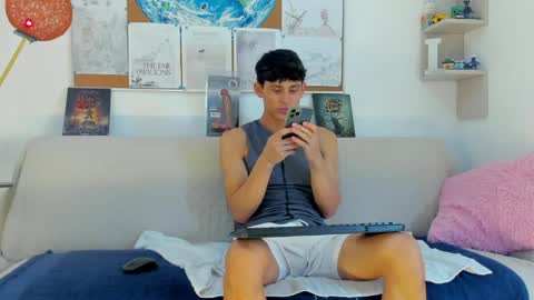 loganoficialx online show from April 14, 7:46 pm