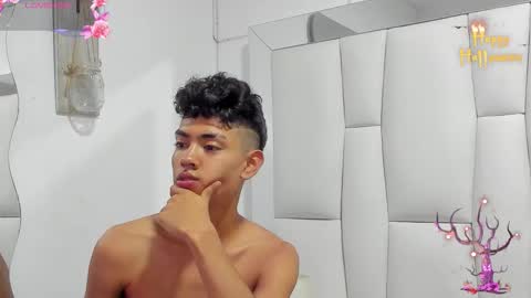 Snapshot of logantwink18 chatting on October 24, 10:06 am logantwink18 online show from October 24, 10:06 am