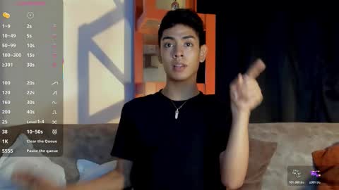 logantwink18 online show from February 6, 2:52 am