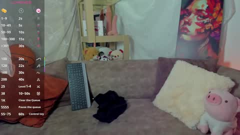 logantwink18 online show from March 28, 12:49 pm