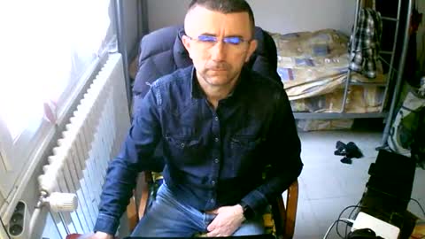 Snapshot of lokoum39 chatting on March 12, 9:34 am lokoum39 online show from March 12, 9:34 am