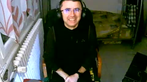 Snapshot of lokoum39 chatting on February 15, 7:06 pm lokoum39 online show from February 15, 7:06 pm