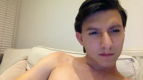 Snapshot of londonboy405 chatting on February 15, 6:23 pm londonboy405 online show from February 15, 6:23 pm