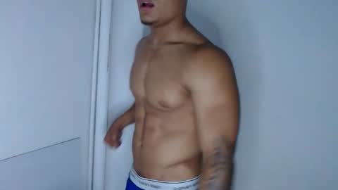 Dominic online show from November 2, 10:58 pm