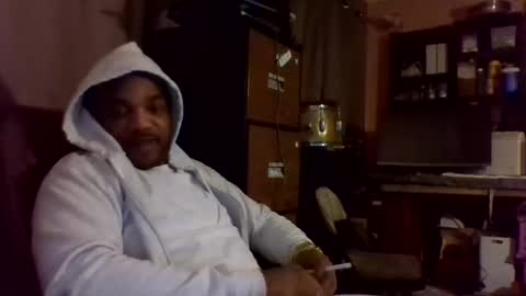 lorenzo082885 online show from December 16, 5:25 am