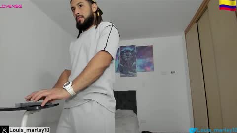 louis_marley_ online show from February 1, 1:26 am