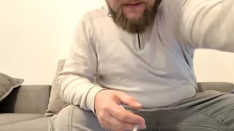 Snapshot of loveepussy59 chatting on February 6, 8:07 am Free spirit online show from February 6, 8:07 am