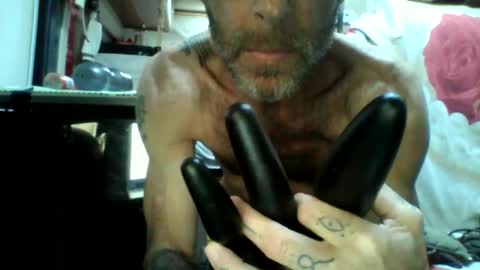 Snapshot of lovefeetcams27 chatting on January 1, 8:24 am lovefeetcams27 online show from January 1, 8:24 am