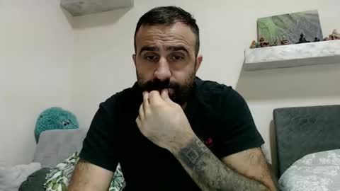 Snapshot of loveivat80 chatting on December 21, 4:52 am loveivat80 online show from December 21, 4:52 am