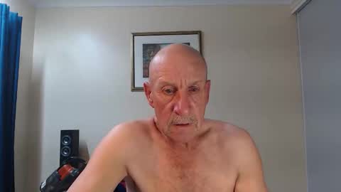 Snapshot of lovesblackazz chatting on October 7, 10:19 am Lovesblackazz online show from October 7, 10:19 am