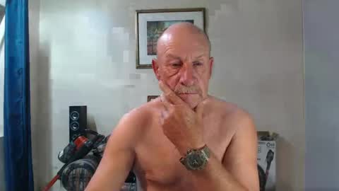 Snapshot of lovesblackazz chatting on February 12, 10:46 am Lovesblackazz online show from February 12, 10:46 am