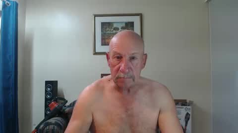 Snapshot of lovesblackazz chatting on February 22, 12:49 am Lovesblackazz online show from February 22, 12:49 am