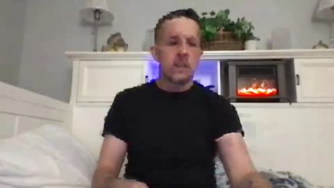 Lovewatchingalls online show from December 7, 1:15 am