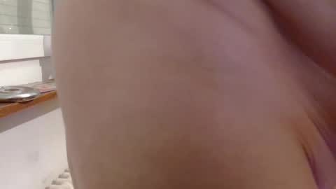 Snapshot of lu25humiliation chatting on December 20, 3:14 am lu25humiliation online show from December 20, 3:14 am