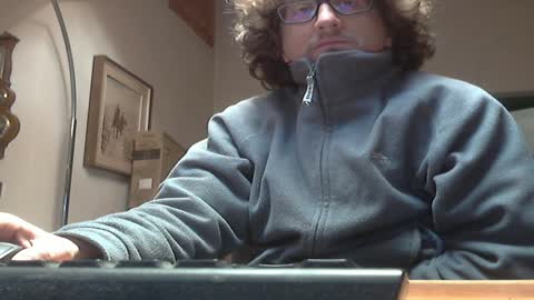 Snapshot of luca78_78 chatting on January 1, 9:17 am luca78 online show from January 1, 9:17 am