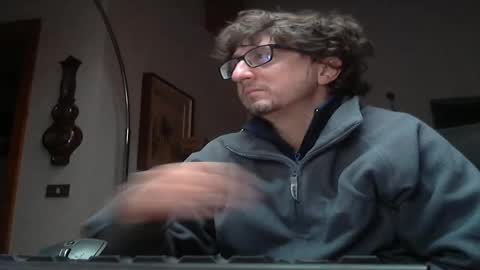 Snapshot of luca78_78 chatting on March 2, 8:05 am luca78 online show from March 2, 8:05 am