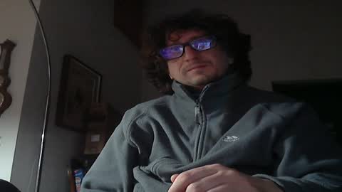Snapshot of luca78_78 chatting on December 15, 10:37 pm luca78 online show from December 15, 10:37 pm