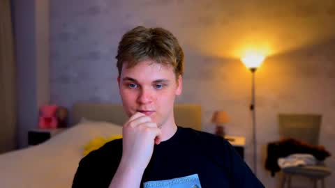 Lucas Gill online show from April 7, 2:28 pm